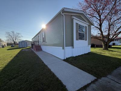 Mobile Home at 25185 Carmel Woodhaven, MI 48183