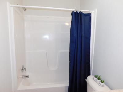 Photo 5 of 39 of home located at 1561 Garrison Dr Lakeland, FL 33810