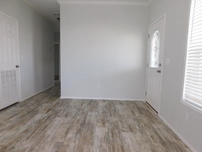 Photo 4 of 39 of home located at 1561 Garrison Dr Lakeland, FL 33810