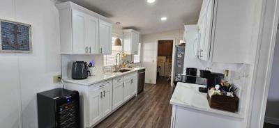 Photo 4 of 8 of home located at 16956 Silver Shores Ln Odessa, FL 33556