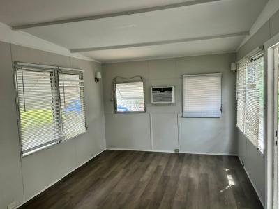 Photo 5 of 12 of home located at 10720 54th Avenue N, Lot 31 Saint Petersburg, FL 33708