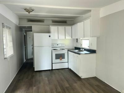 Photo 3 of 9 of home located at 10720 54th Avenue N, Lot 31 Saint Petersburg, FL 33708