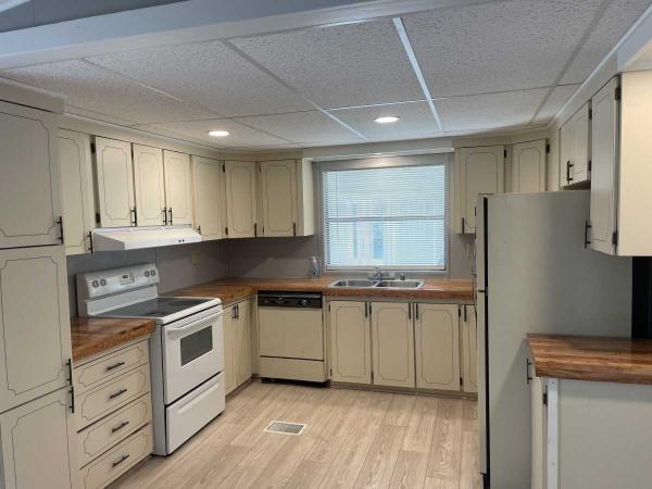 1984 Manufactured Home