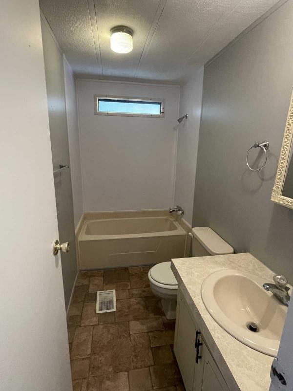 1984 Manufactured Home