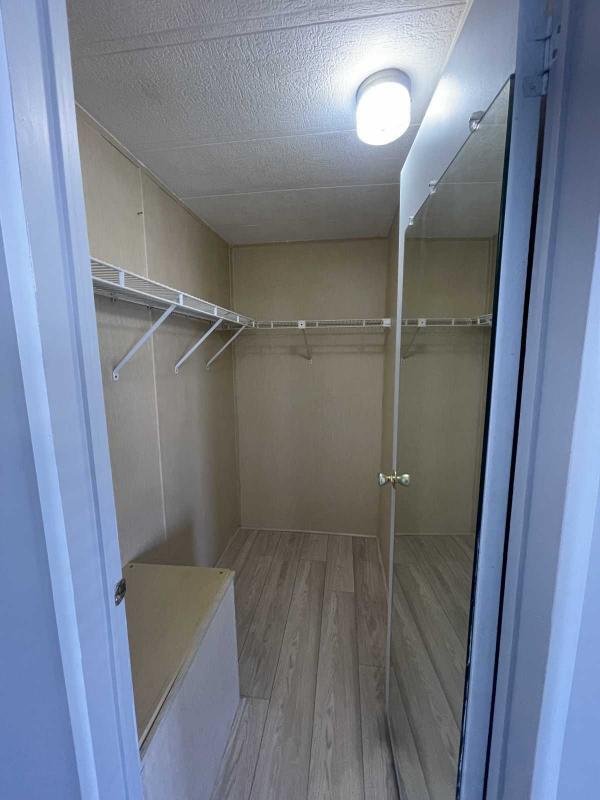 1984 Manufactured Home