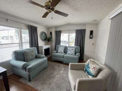 Photo 4 of 13 of home located at 11911 66th Street, Site 429 Largo, FL 33773