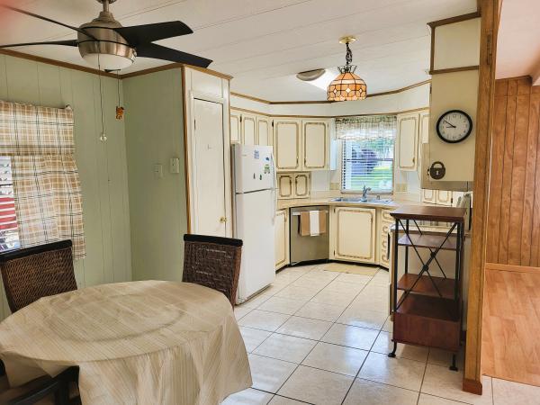 1983 Corn Belt Manufacturing 19981594 Mobile Home