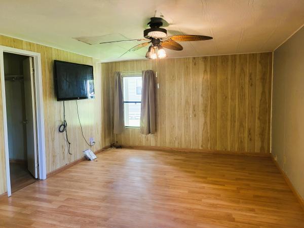 1983 Corn Belt Manufacturing 19981594 Mobile Home