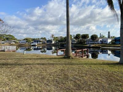 Photo 3 of 20 of home located at 1405 82nd Avenue, Site #263 Vero Beach, FL 32966