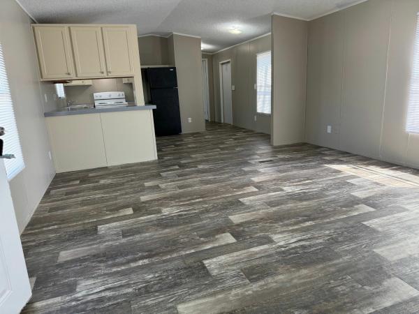 2005 American Homestar Corp Oak Creek Mobile Home