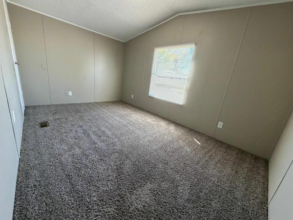 2005 American Homestar Corp Oak Creek Mobile Home