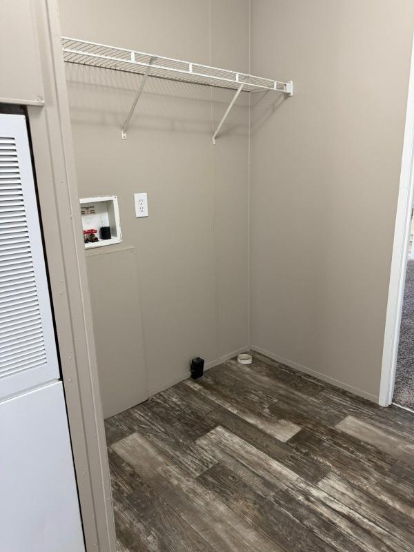 2005 American Homestar Corp Oak Creek Mobile Home