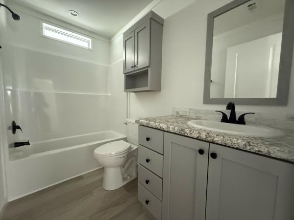 2026 CHAMPION/SKYLINE KEY LARGO #K1 2852H32G11 Mobile Home