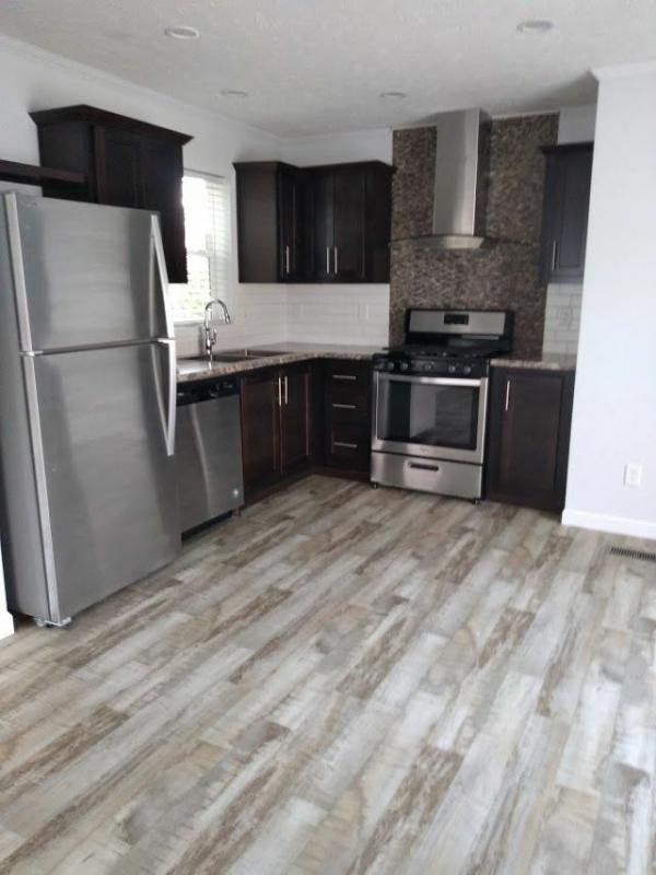 Photo 1 of 2 of home located at 3314 Covina Drive Lot 101 Waterloo, IA 50701