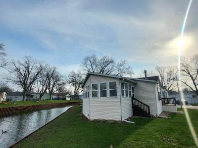 Photo 4 of 20 of home located at 212 Big Peninsula Elgin, IL 60123