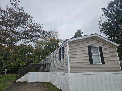 Photo 2 of 26 of home located at 38 Lynnwood Circle #15 Clarksville, TN 37040