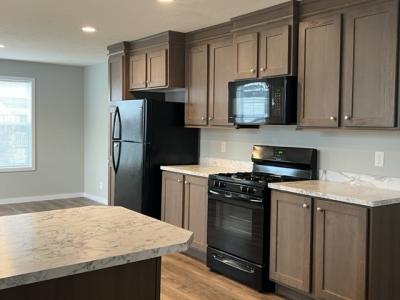 Photo 3 of 8 of home located at 7224 Chippenham Dr Fort Wayne, IN 46818