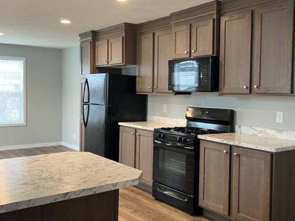 2021 Clayton 81HEH28563A Mobile Home