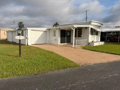 Photo 4 of 8 of home located at 508 44th Avenue East Site K-46 Bradenton, FL 34203