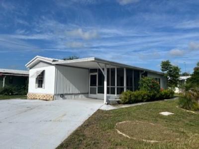 Photo 3 of 13 of home located at 228 Poppy Dr. Fruitland Park, FL 34731