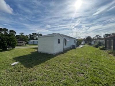 Photo 5 of 13 of home located at 228 Poppy Dr. Fruitland Park, FL 34731