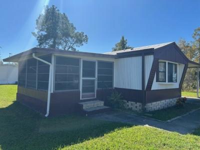 Photo 3 of 16 of home located at 201 Orchid Drive Fruitland Park, FL 34731