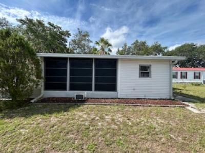 Photo 5 of 16 of home located at 454 Carnation Drive Fruitland Park, FL 34731