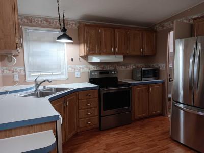 Photo 4 of 8 of home located at 1901 SE Minter Bridge Rd Lot 88 Hillsboro, OR 97123