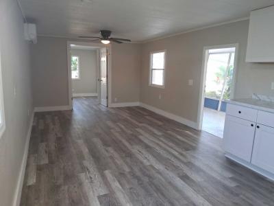 Photo 4 of 14 of home located at 7403 46th Ave. N. Lot 22 Saint Petersburg, FL 33709