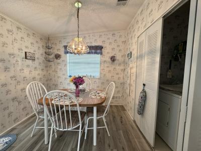 Photo 5 of 13 of home located at 1724 SE Plumbob Way #389 Crystal River, FL 34429