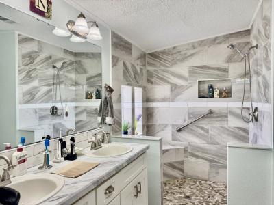Photo 5 of 14 of home located at 884 SE Governors Blvd. #320A Crystal River, FL 34429