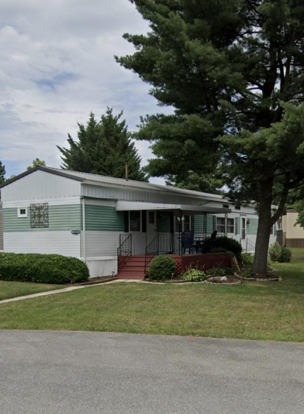 Photo 1 of 2 of home located at 16902 Warbler Court Hagerstown, MD 21740