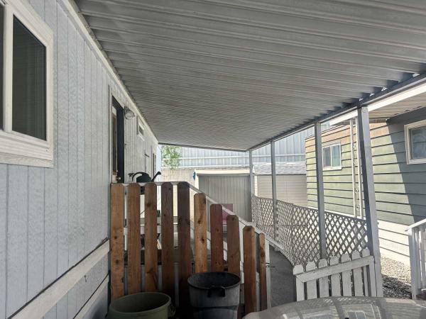 1988 Golden West 2 Bed + Den Manufactured Home
