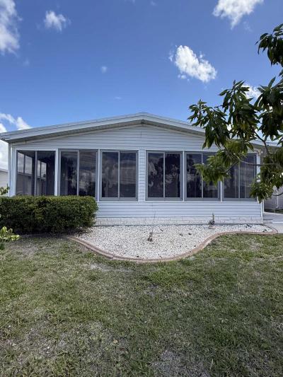 Photo 2 of 19 of home located at 5601 Duncan Rd #77 Punta Gorda, FL 33982