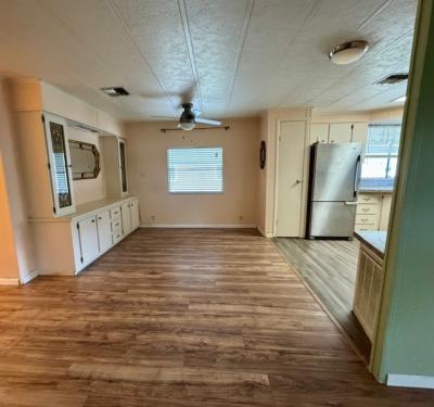 Photo 4 of 8 of home located at 212 Charlotte Circle North Lakeland, FL 33803