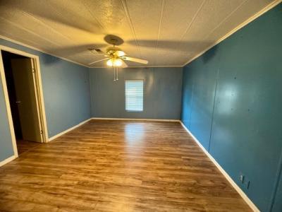 Photo 5 of 8 of home located at 212 Charlotte Circle North Lakeland, FL 33803