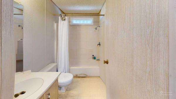 1988 Golden West 2 Bed + Den Manufactured Home