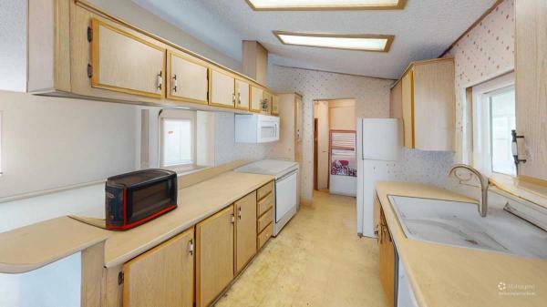 1988 Golden West 2 Bed + Den Manufactured Home