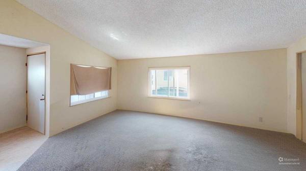 1988 Golden West 2 Bed + Den Manufactured Home
