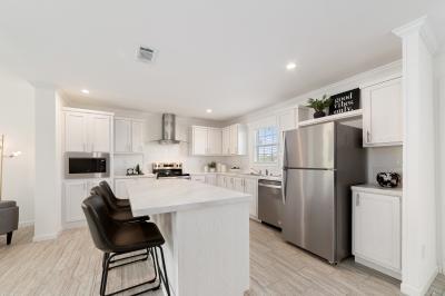 Photo 4 of 17 of home located at 490 Stewart Dr Lady Lake, FL 32159