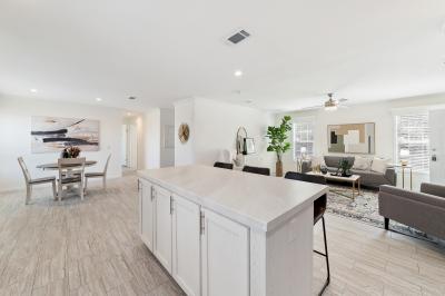 Photo 5 of 17 of home located at 490 Stewart Dr Lady Lake, FL 32159