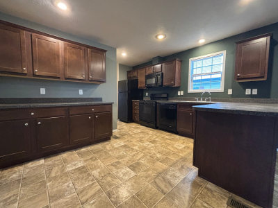 Photo 4 of 12 of home located at 6191 Addison Way Fenton, MI 48430