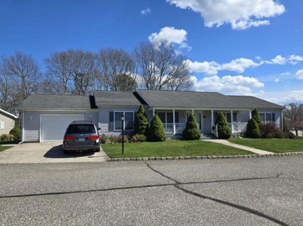 Photo 1 of 2 of home located at 1407-271 Middle Rd Unit #271 Calverton, NY 11933