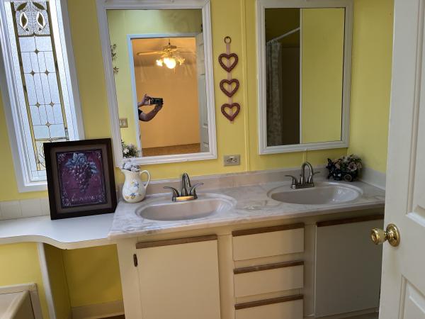 1987 Fleetwood 2 Mobile Home