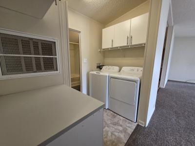 Photo 4 of 9 of home located at 40 Greenleaf Court Flint, MI 48506