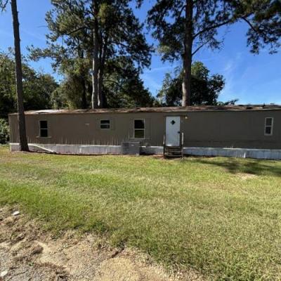 Photo 4 of 25 of home located at 150 English Lane Thomasville, GA 31792