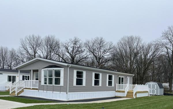 2025 Fairmont 713 430LE28523F  Home