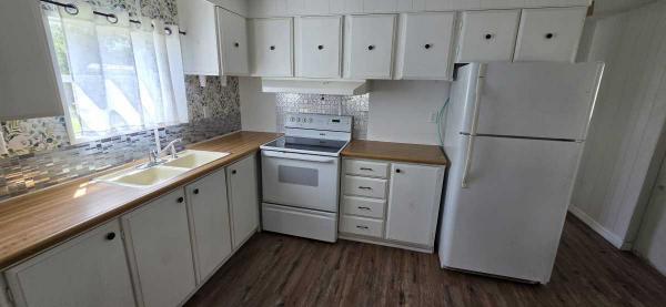 Photo 1 of 2 of home located at 2950 Hillcrest Dr Sarasota, FL 34234