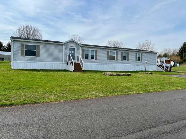 2001  Mobile Home For Sale