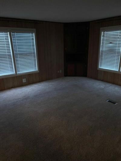 Photo 4 of 11 of home located at 5229 West Michigan Ave., #184 Ypsilanti, MI 48197